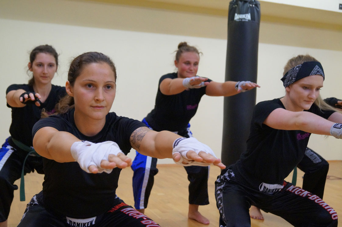 Fitness nur für Frauen Kraft und Ausdauer